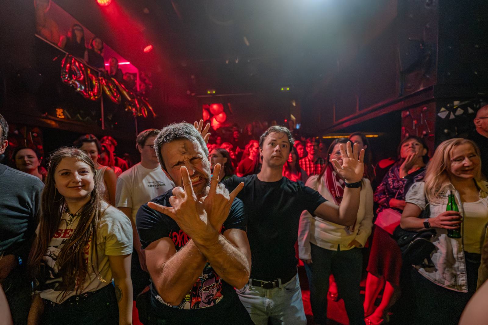 Kapela ADOVANY pokřtila nové album, v Radosti FX rozjela polštářovou bitvu