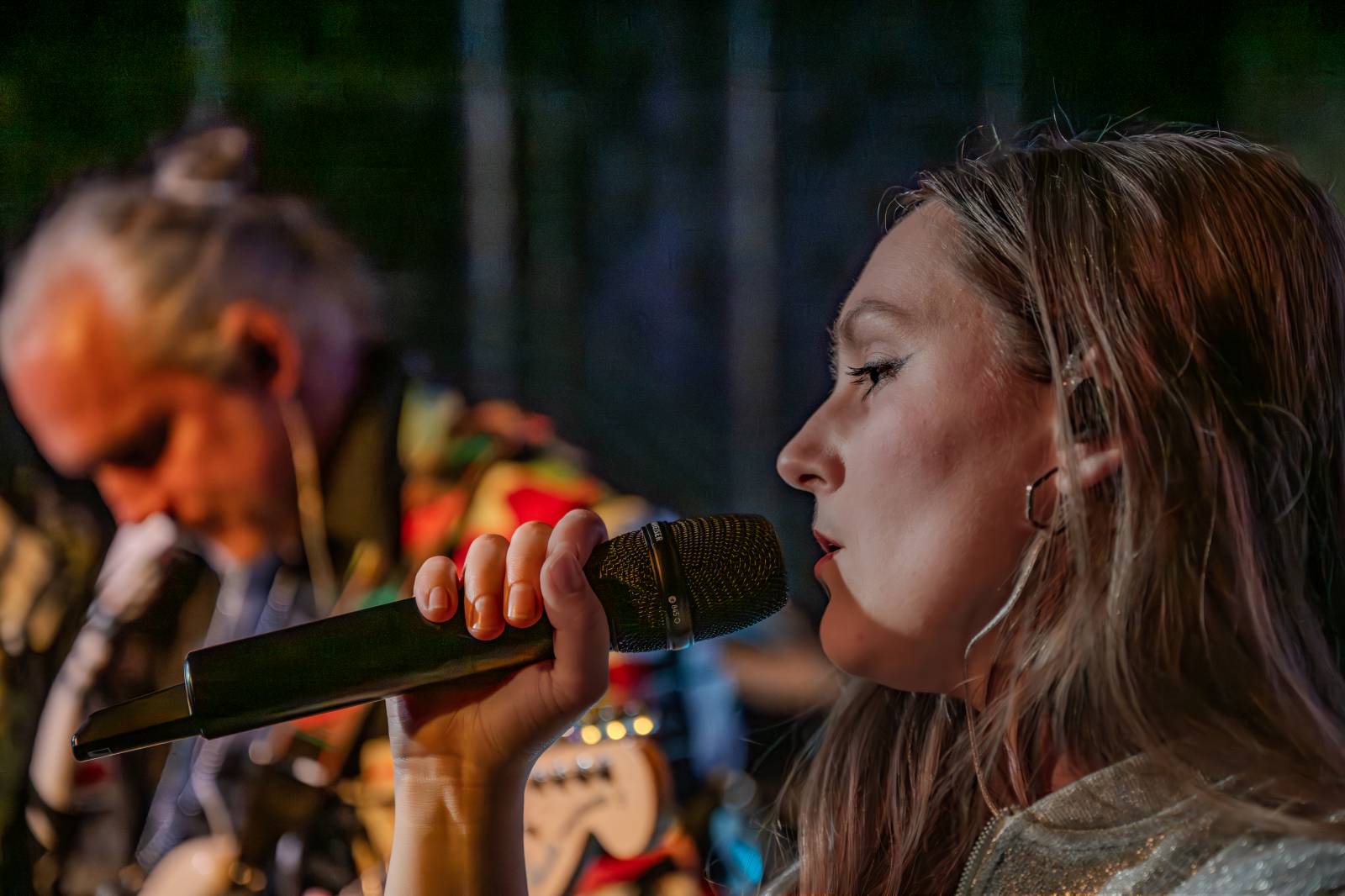 Kapela ADOVANY pokřtila nové album, v Radosti FX rozjela polštářovou bitvu