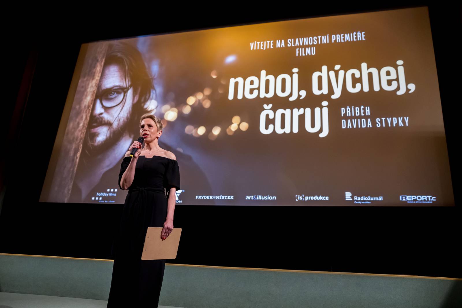 V kině Lucerna měl premiéru film o Davidu Stypkovi. Diváci zesnulému zpěvákovi auplaudovali vestoje