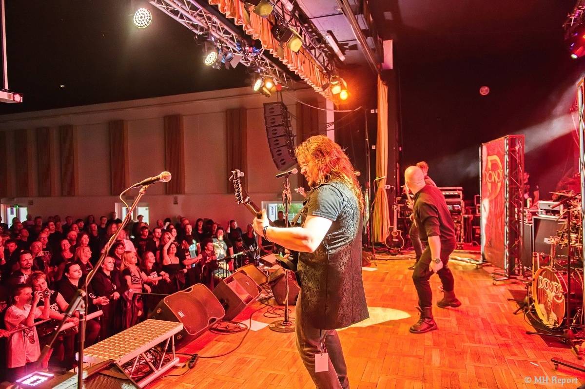 Motorband oslavil v Plzni čtyřicítku. Blahopřáli mu Ladislav Křížek,  Radek Zíka a  Honza Toužimský