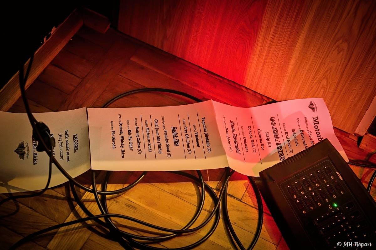 Motorband oslavil v Plzni čtyřicítku. Blahopřáli mu Ladislav Křížek,  Radek Zíka a  Honza Toužimský