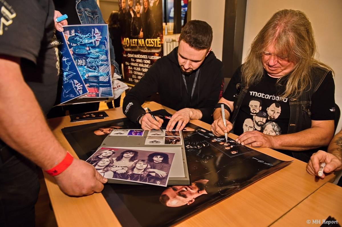 Motorband oslavil v Plzni čtyřicítku. Blahopřáli mu Ladislav Křížek,  Radek Zíka a  Honza Toužimský