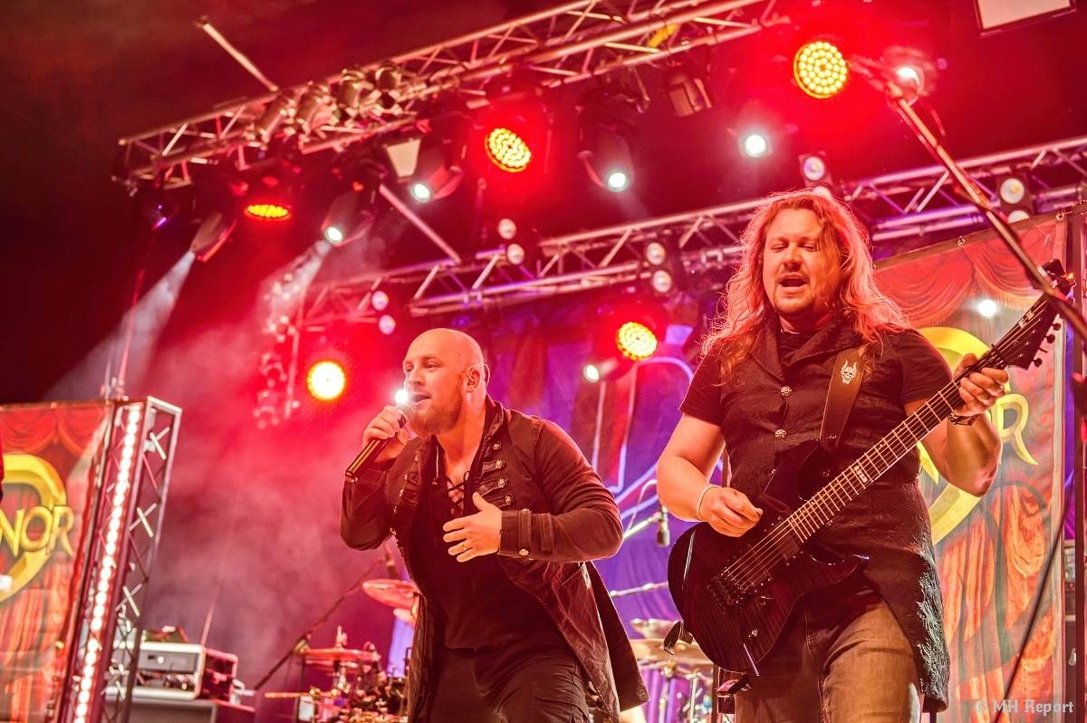 Motorband oslavil v Plzni čtyřicítku. Blahopřáli mu Ladislav Křížek,  Radek Zíka a  Honza Toužimský