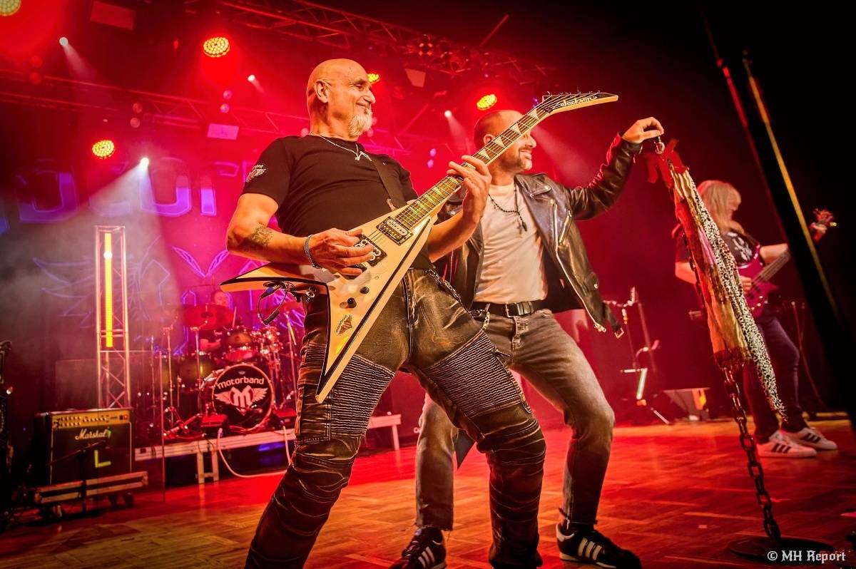 Motorband oslavil v Plzni čtyřicítku. Blahopřáli mu Ladislav Křížek,  Radek Zíka a  Honza Toužimský