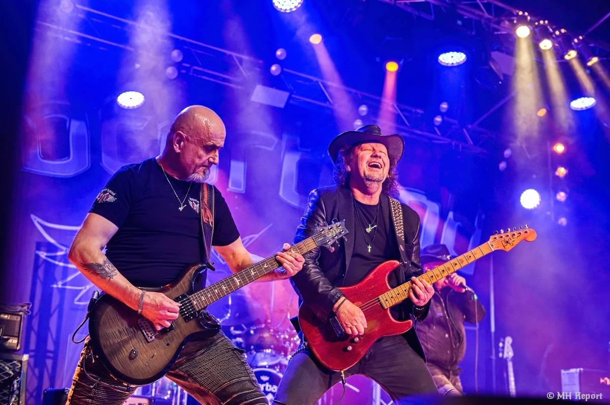 Motorband oslavil v Plzni čtyřicítku. Blahopřáli mu Ladislav Křížek,  Radek Zíka a  Honza Toužimský