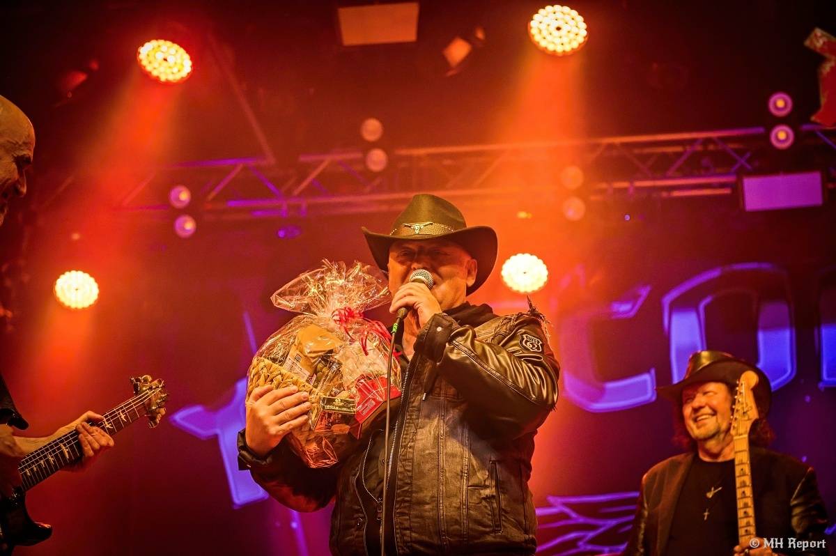 Motorband oslavil v Plzni čtyřicítku. Blahopřáli mu Ladislav Křížek,  Radek Zíka a  Honza Toužimský