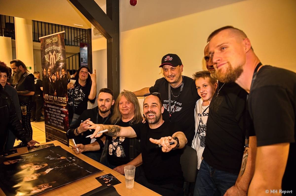 Motorband oslavil v Plzni čtyřicítku. Blahopřáli mu Ladislav Křížek,  Radek Zíka a  Honza Toužimský