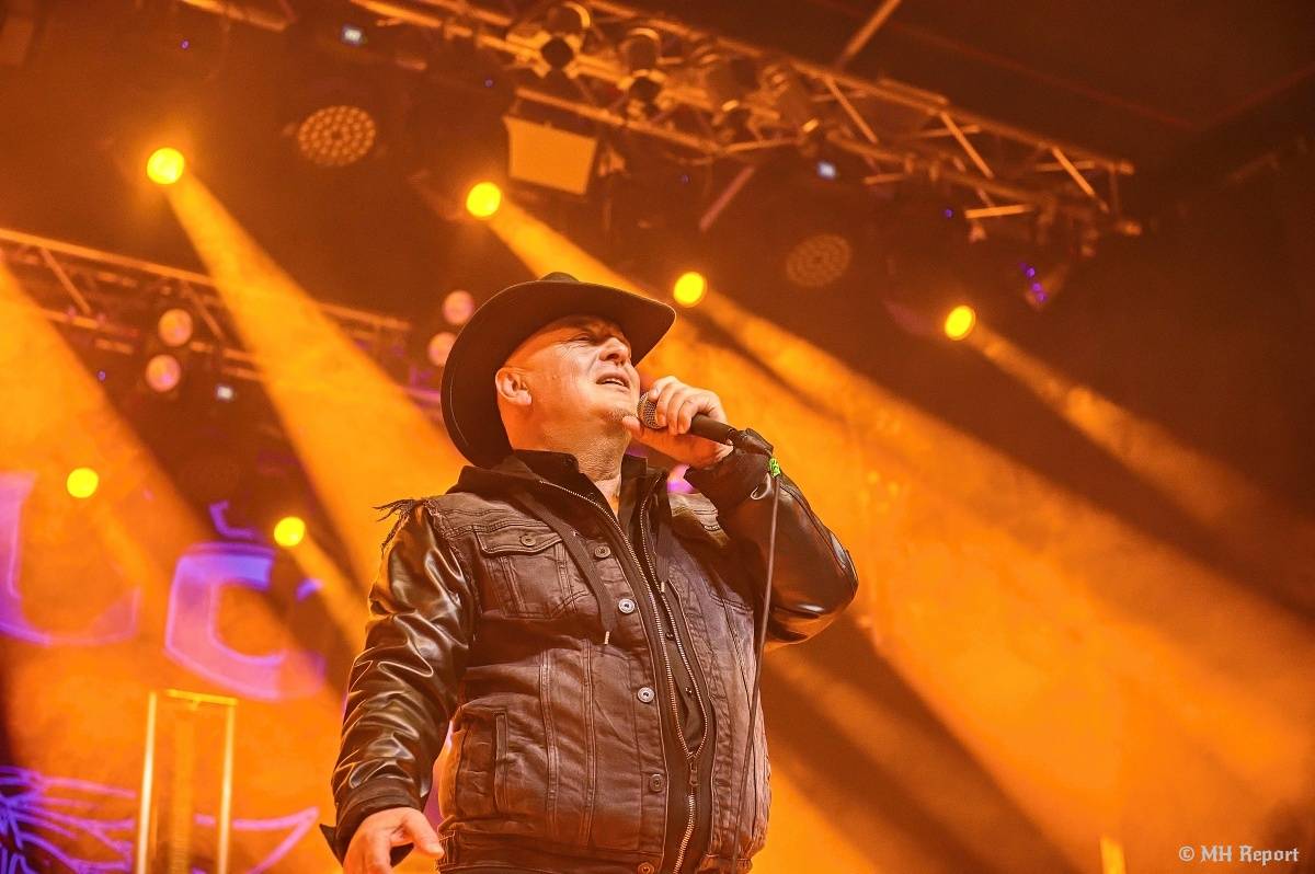 Motorband oslavil v Plzni čtyřicítku. Blahopřáli mu Ladislav Křížek,  Radek Zíka a  Honza Toužimský