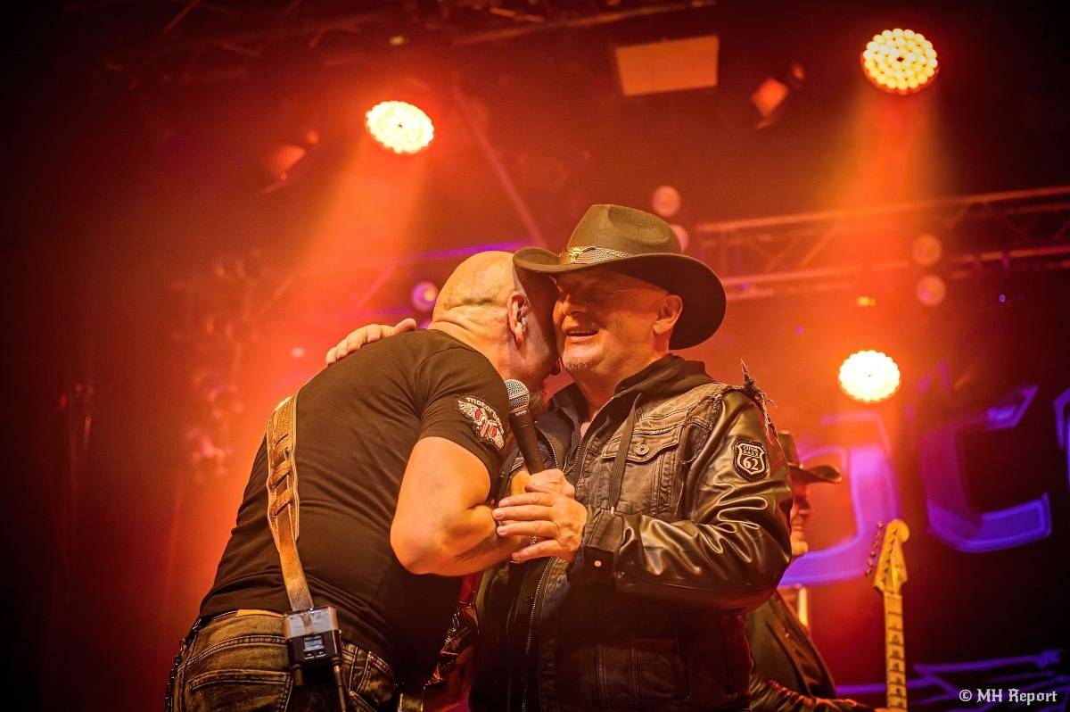 Motorband oslavil v Plzni čtyřicítku. Blahopřáli mu Ladislav Křížek,  Radek Zíka a  Honza Toužimský