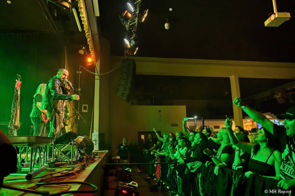 Motorband oslavil v Plzni čtyřicítku. Blahopřáli mu Ladislav Křížek,  Radek Zíka a  Honza Toužimský