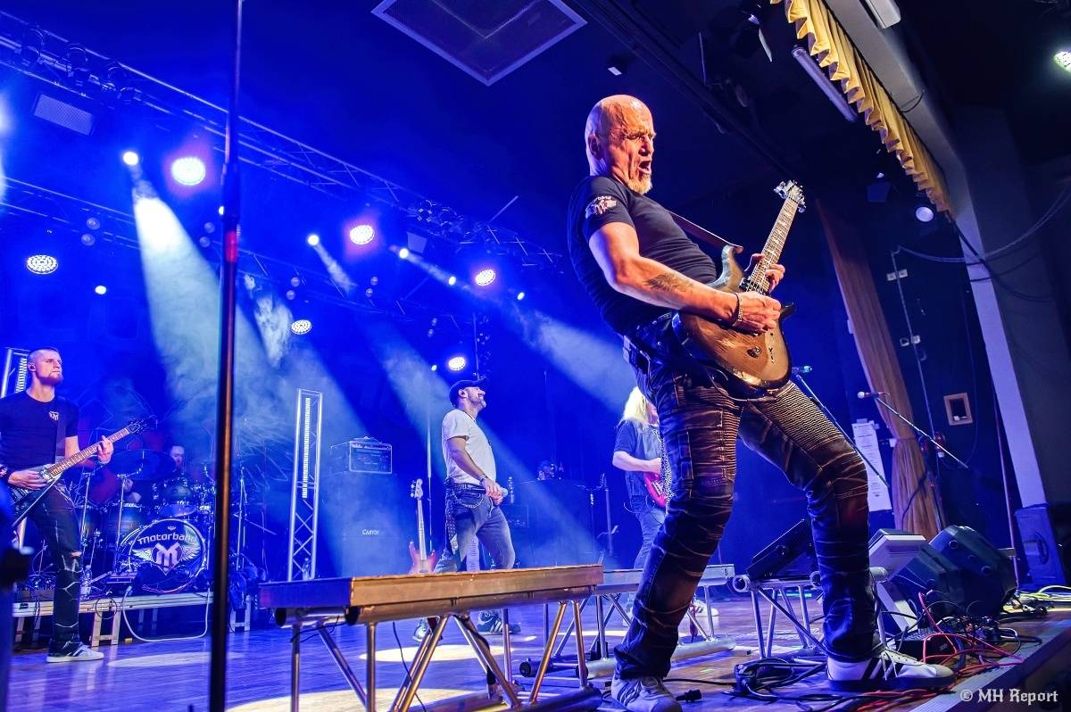 Motorband oslavil v Plzni čtyřicítku. Blahopřáli mu Ladislav Křížek,  Radek Zíka a  Honza Toužimský