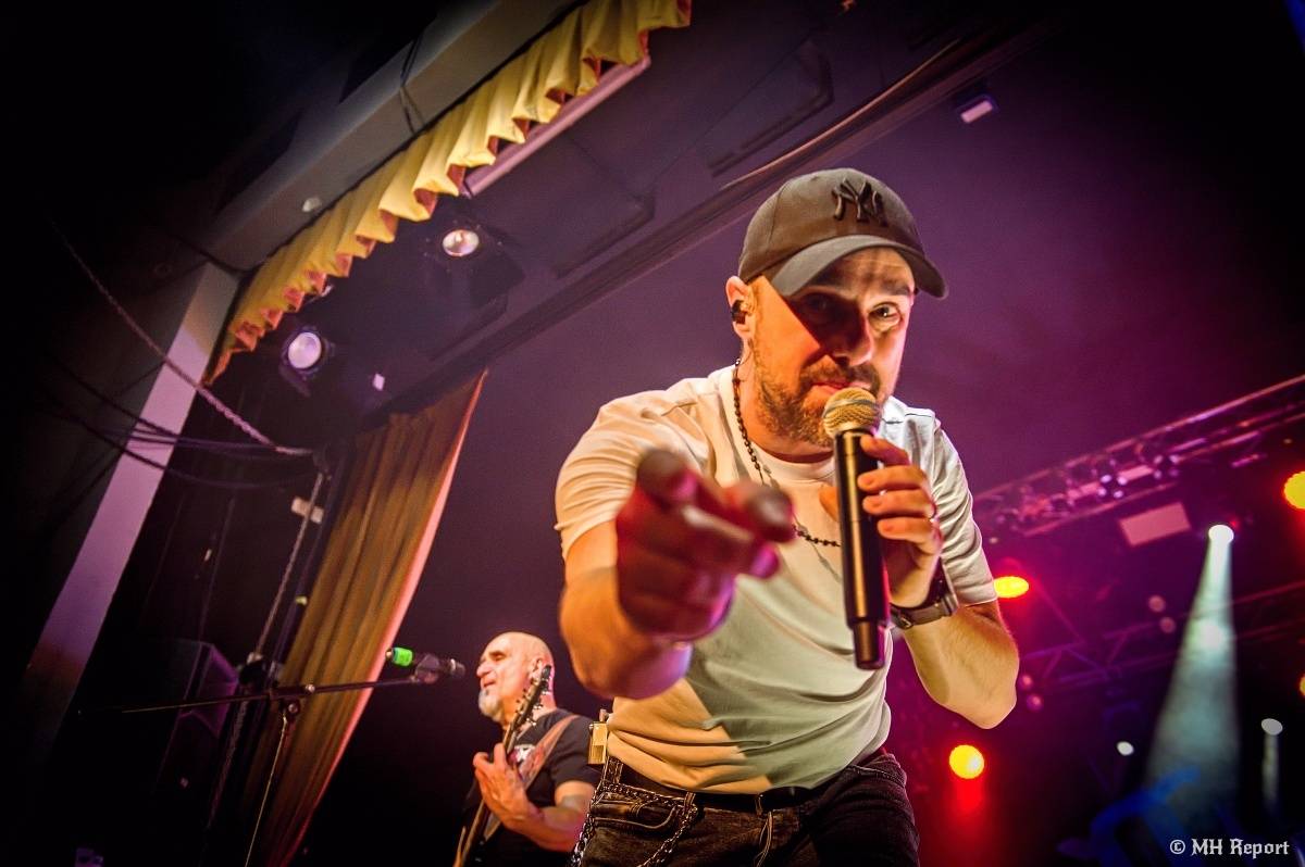 Motorband oslavil v Plzni čtyřicítku. Blahopřáli mu Ladislav Křížek,  Radek Zíka a  Honza Toužimský