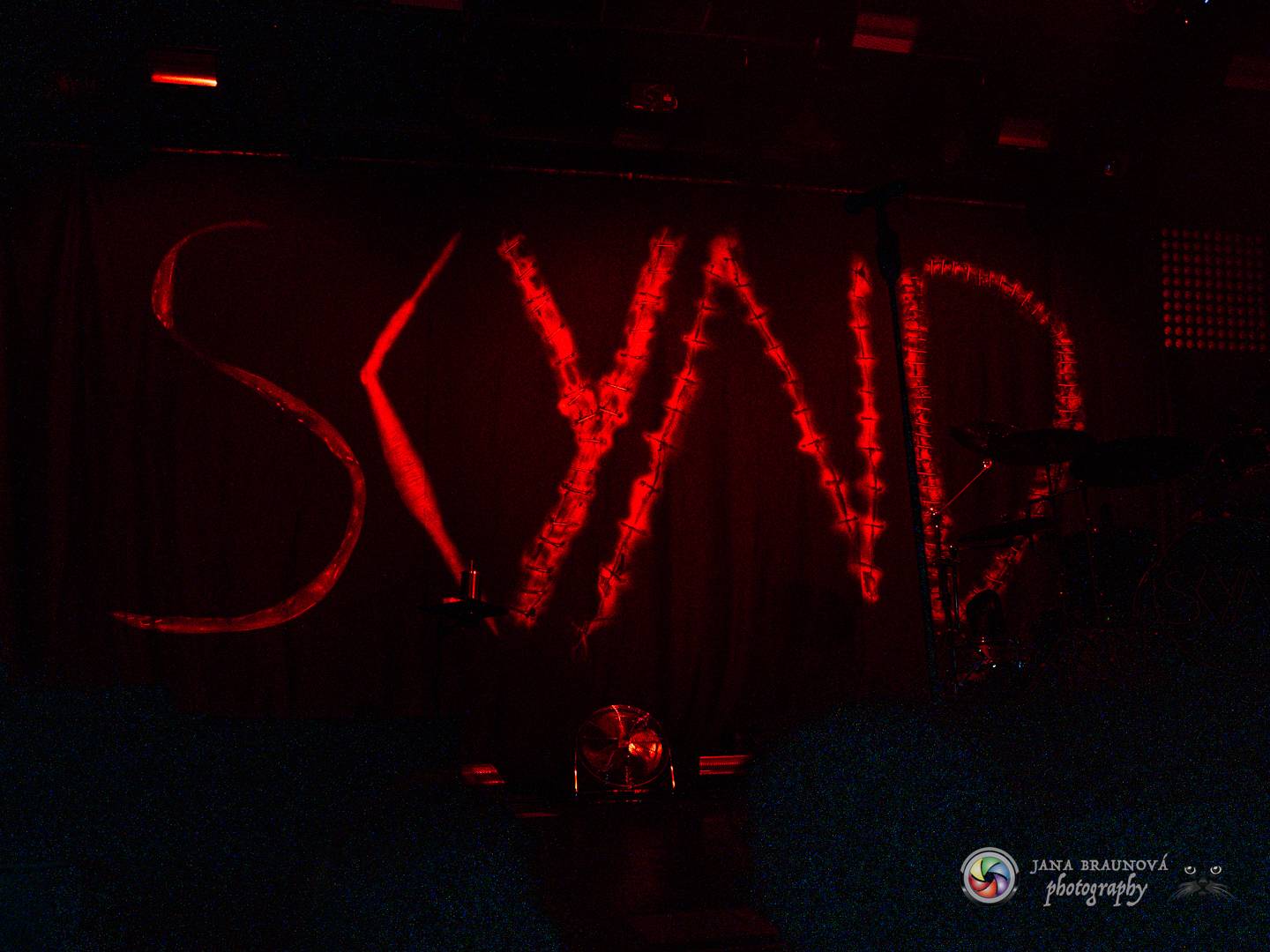 Smrtelně vážní SKYND: V Praze opět vyprávěli kriminální příběhy