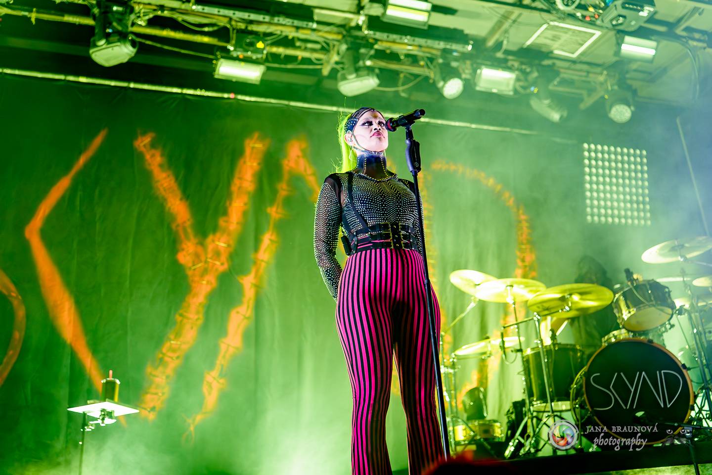 Smrtelně vážní SKYND: V Praze opět vyprávěli kriminální příběhy