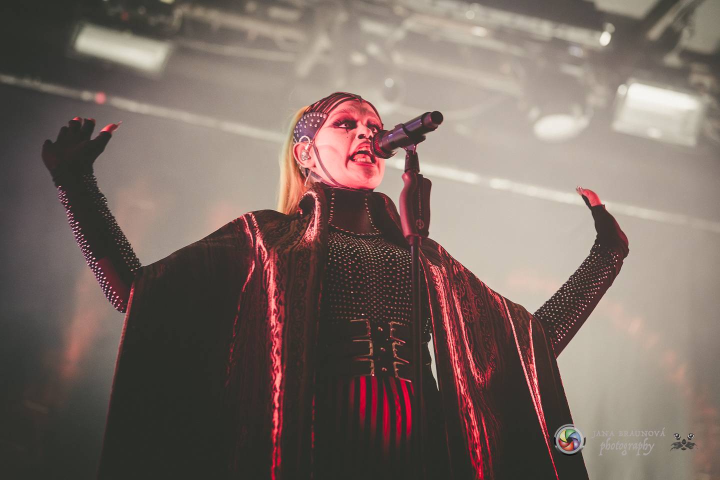 Smrtelně vážní SKYND: V Praze opět vyprávěli kriminální příběhy