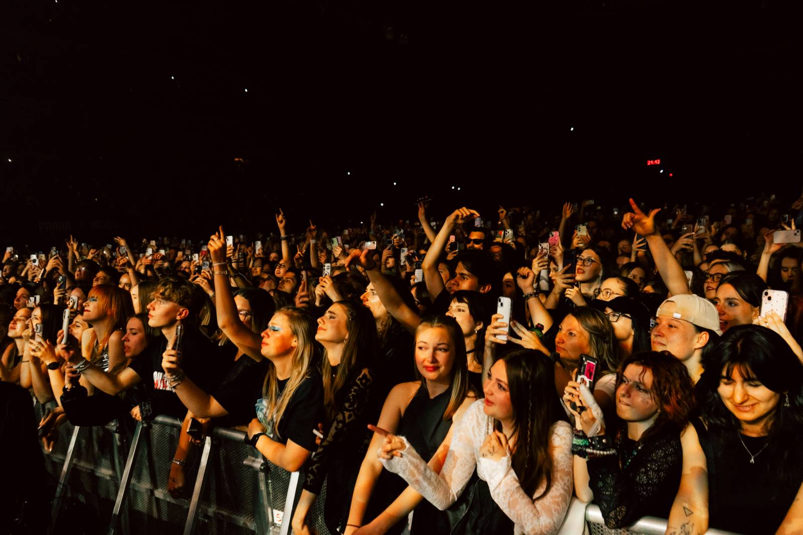 Charismatičtí The Neighbourhood nadšenému publiku v Praze představili aktuální album