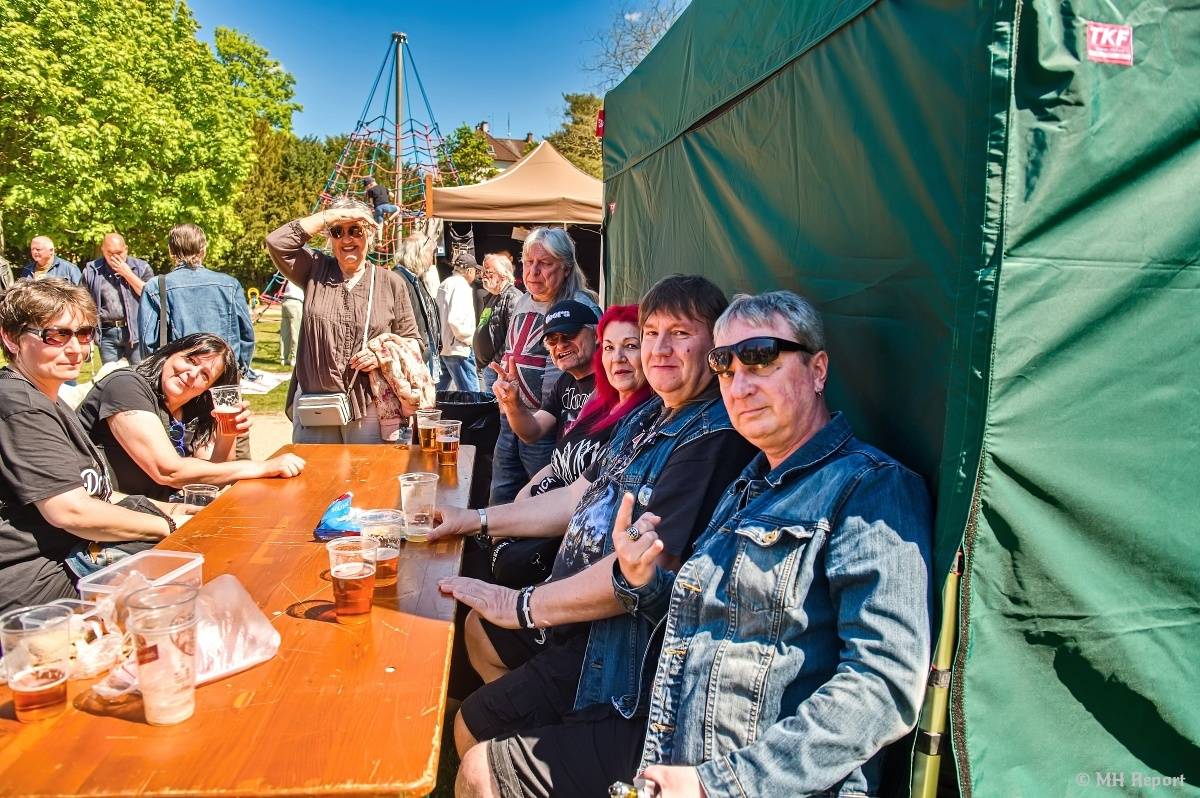Milník času rozezněl Chvojkovy lomy v Plzni. Bigbítový festival přivezl Electric Therapy i Whitesnake revival