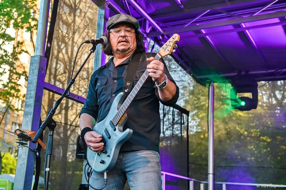 Milník času rozezněl Chvojkovy lomy v Plzni. Bigbítový festival přivezl Electric Therapy i Whitesnake revival