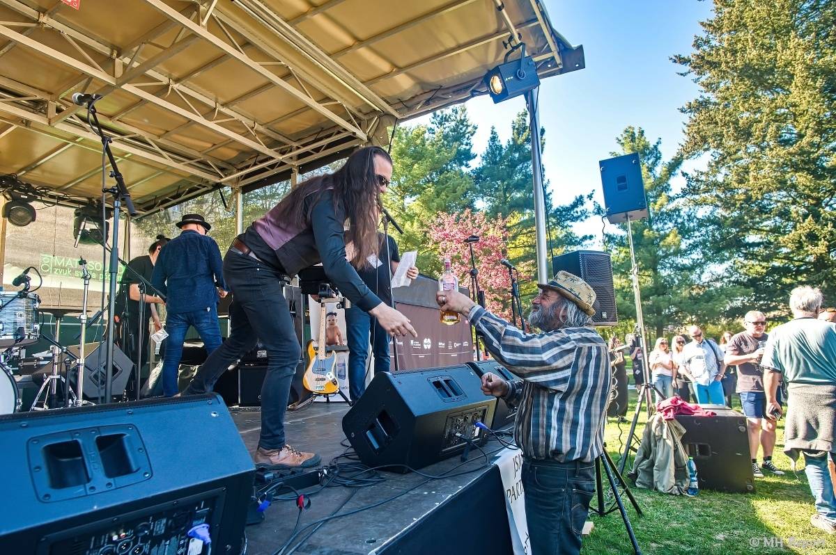 Milník času rozezněl Chvojkovy lomy v Plzni. Bigbítový festival přivezl Electric Therapy i Whitesnake revival