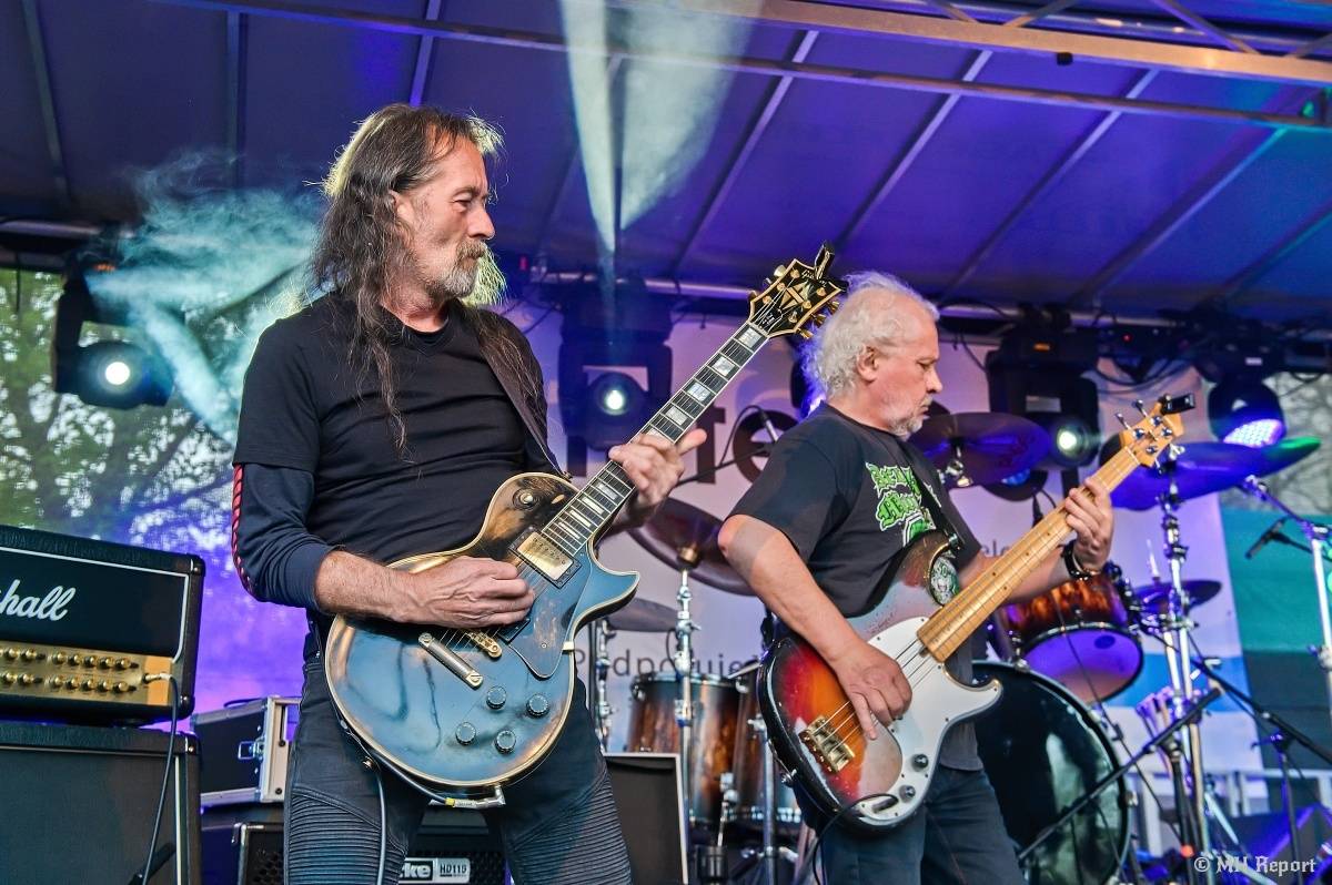 Milník času rozezněl Chvojkovy lomy v Plzni. Bigbítový festival přivezl Electric Therapy i Whitesnake revival