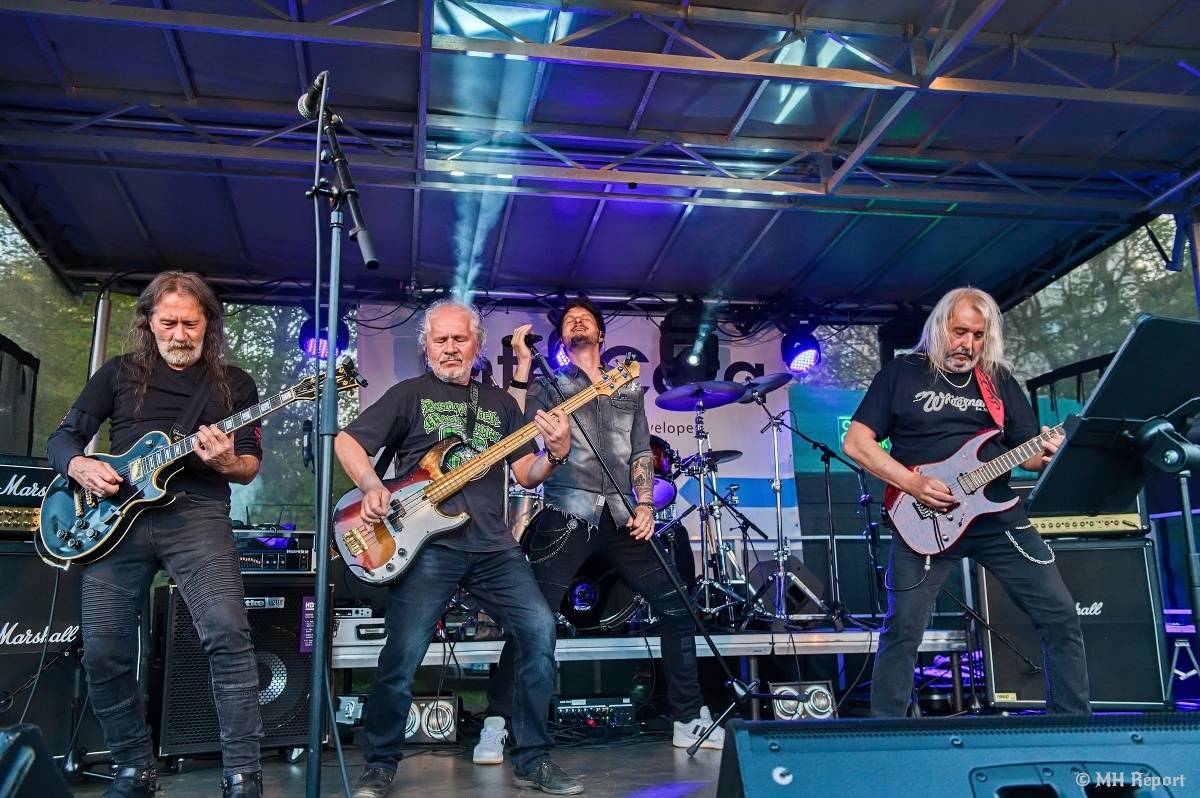 Milník času rozezněl Chvojkovy lomy v Plzni. Bigbítový festival přivezl Electric Therapy i Whitesnake revival
