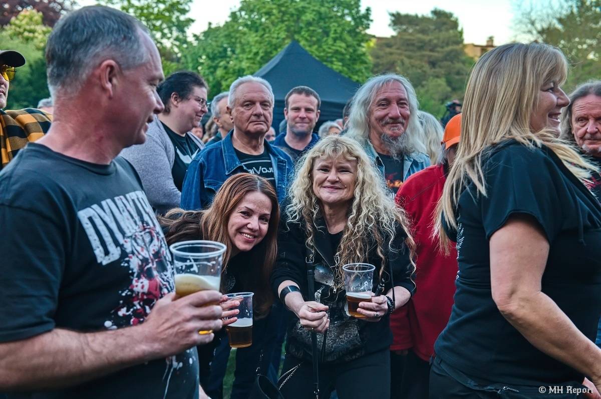 Milník času rozezněl Chvojkovy lomy v Plzni. Bigbítový festival přivezl Electric Therapy i Whitesnake revival