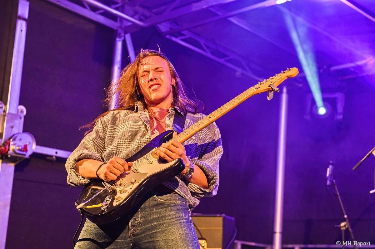 Milník času rozezněl Chvojkovy lomy v Plzni. Bigbítový festival přivezl Electric Therapy i Whitesnake revival