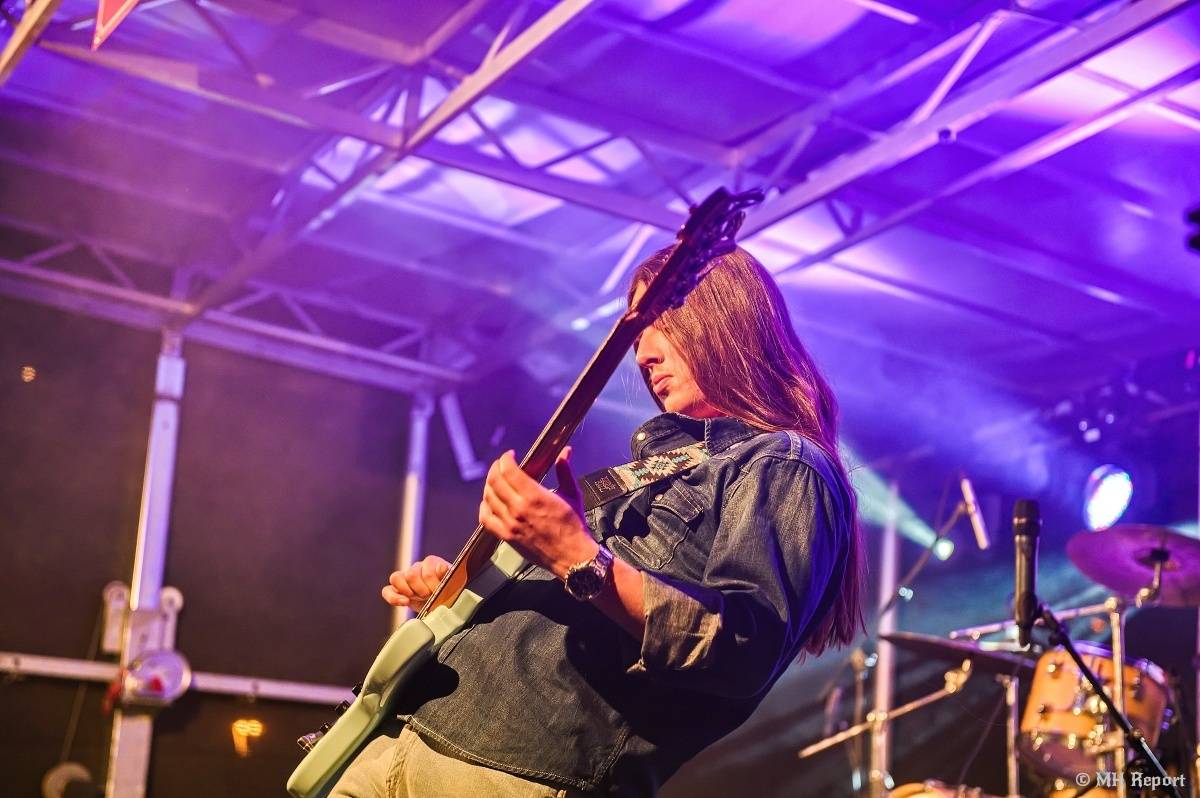 Milník času rozezněl Chvojkovy lomy v Plzni. Bigbítový festival přivezl Electric Therapy i Whitesnake revival