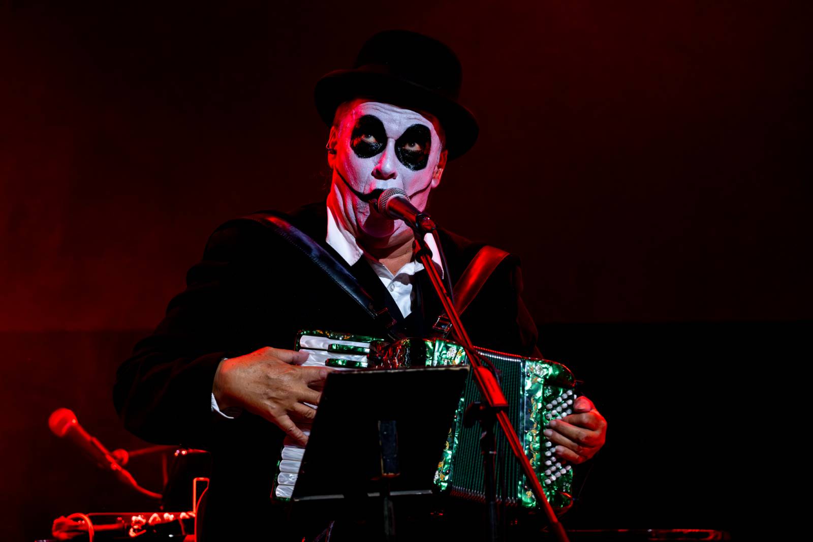 Dekadentní kabaret The Tiger Lillies v Praze. Kapela představila nový temně poetický projekt