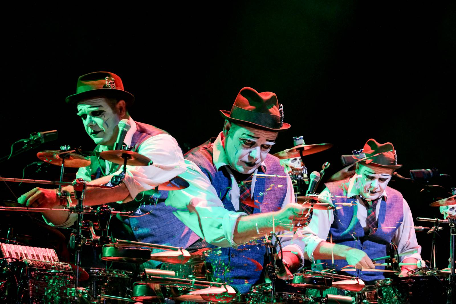 Dekadentní kabaret The Tiger Lillies v Praze. Kapela představila nový temně poetický projekt