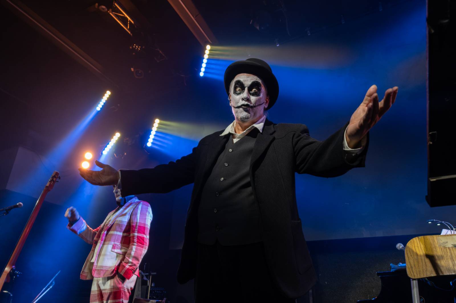 Dekadentní kabaret The Tiger Lillies v Praze. Kapela představila nový temně poetický projekt