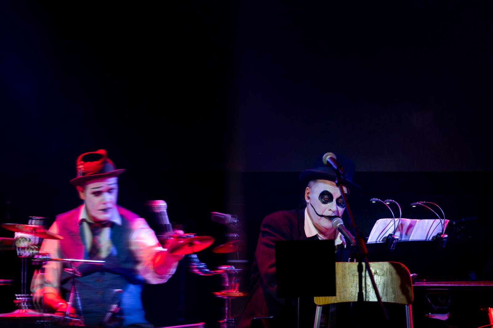 Dekadentní kabaret The Tiger Lillies v Praze. Kapela představila nový temně poetický projekt