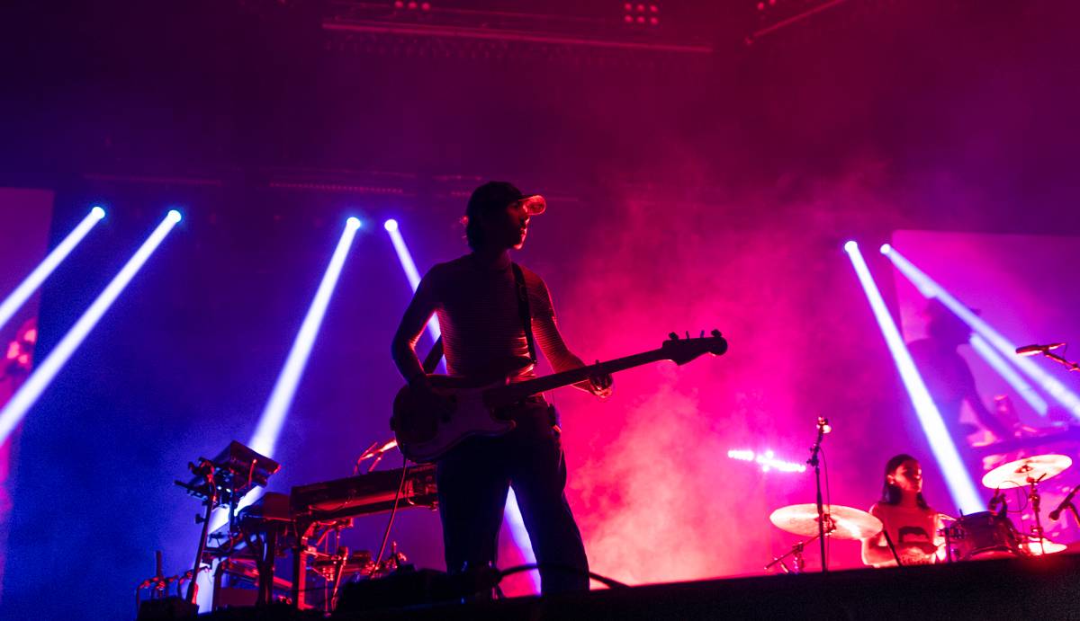 Hudební psychedelie ovládla Prahu, Tame Impala v čele s Kevinem Parkerem vystoupila v O2 areně