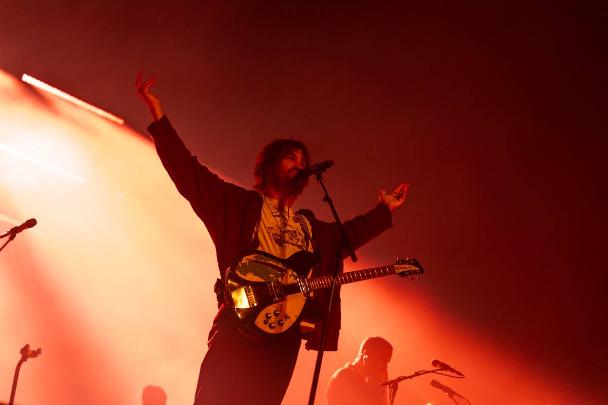 Hudební psychedelie ovládla Prahu, Tame Impala v čele s Kevinem Parkerem vystoupila v O2 areně