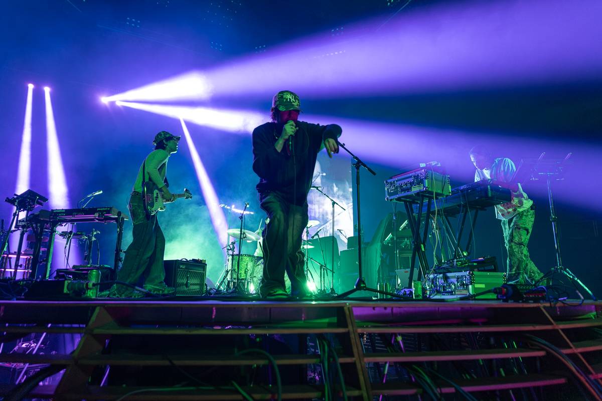 Hudební psychedelie ovládla Prahu, Tame Impala v čele s Kevinem Parkerem vystoupila v O2 areně