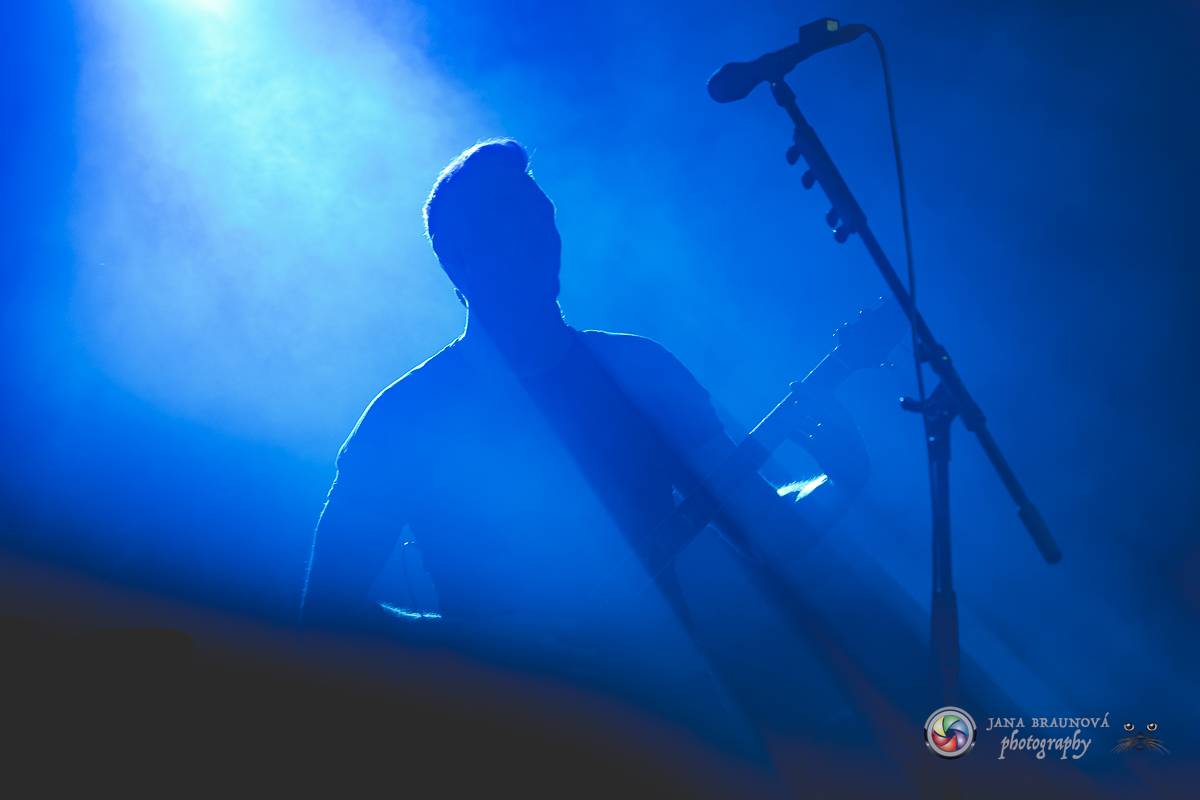 Jamaron si splnili sen. Ve Foru Karlín předvedli energickou show plnou ohňů, vzpomínali i na zesnulého Filipa Karlíka