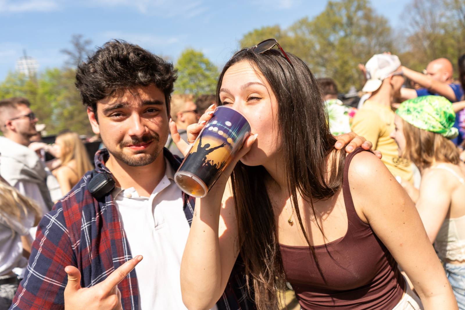 Majáles přivezl do Hradce Králové Chinaski i Calina. Na dvou pódiích se vystřídali také Ben Cristovao či temné alter ego Viktora Sheena