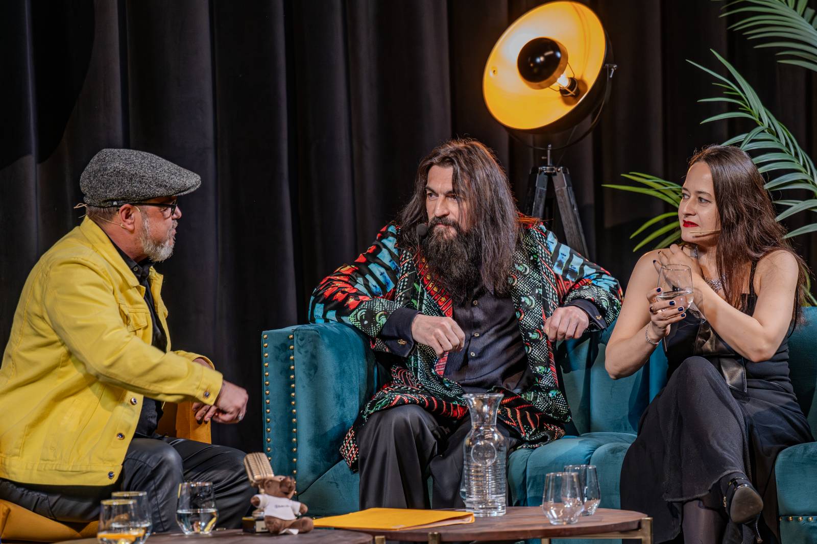 Diváky talkshow U Aleše na střeše bavili Robert Kodym, Varhan Orchestrovič Bauer i frontman Doctor Victor