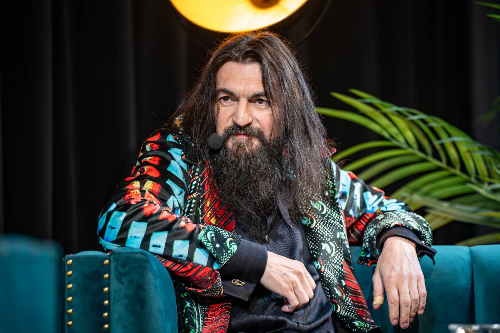 Diváky talkshow U Aleše na střeše bavili Robert Kodym, Varhan Orchestrovič Bauer i frontman Doctor Victor