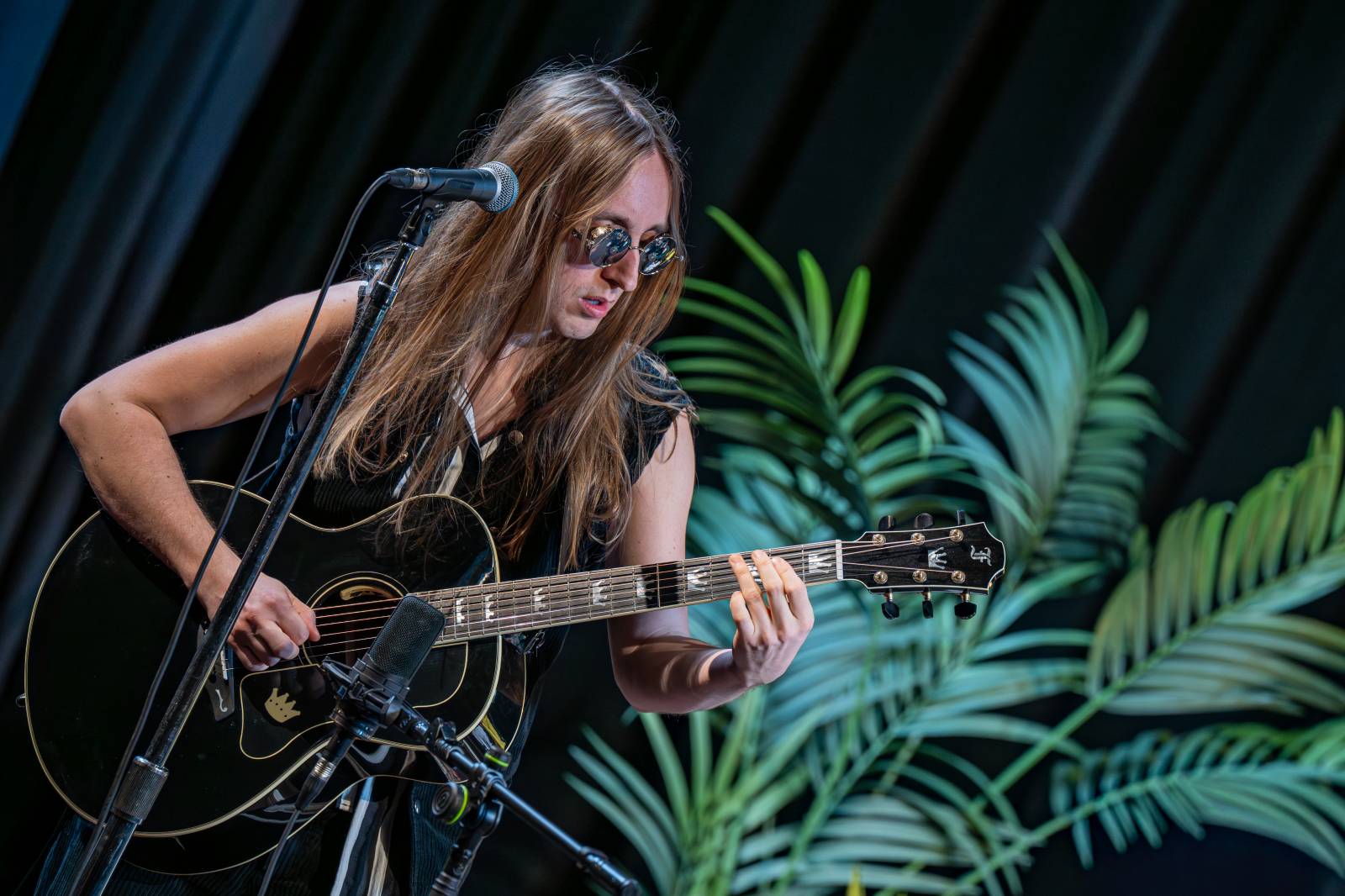Diváky talkshow U Aleše na střeše bavili Robert Kodym, Varhan Orchestrovič Bauer i frontman Doctor Victor