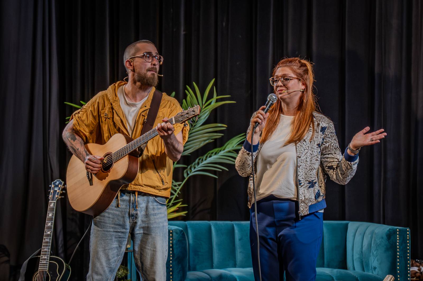 Diváky talkshow U Aleše na střeše bavili Robert Kodym, Varhan Orchestrovič Bauer i frontman Doctor Victor