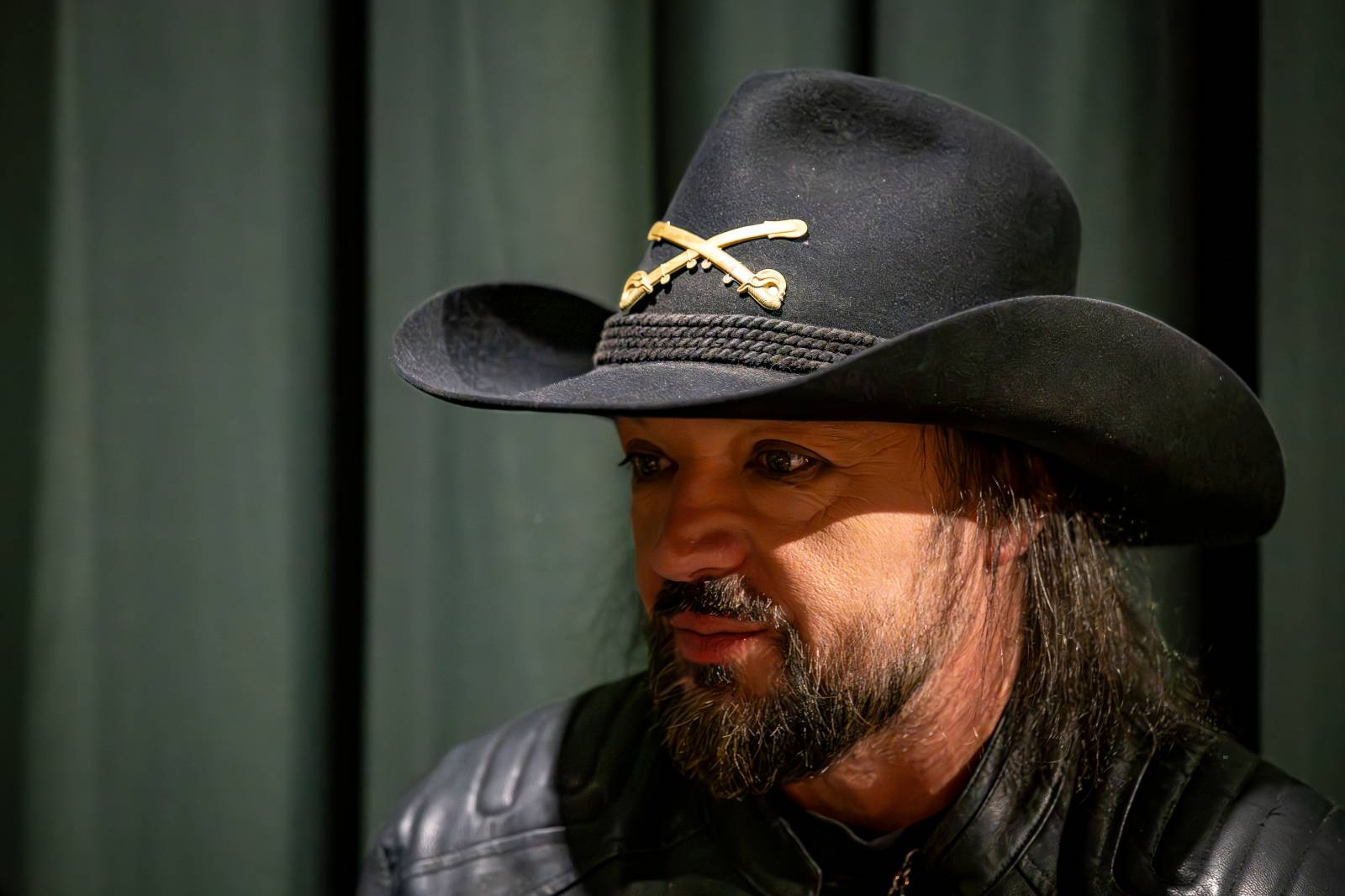 Diváky talkshow U Aleše na střeše bavili Robert Kodym, Varhan Orchestrovič Bauer i frontman Doctor Victor