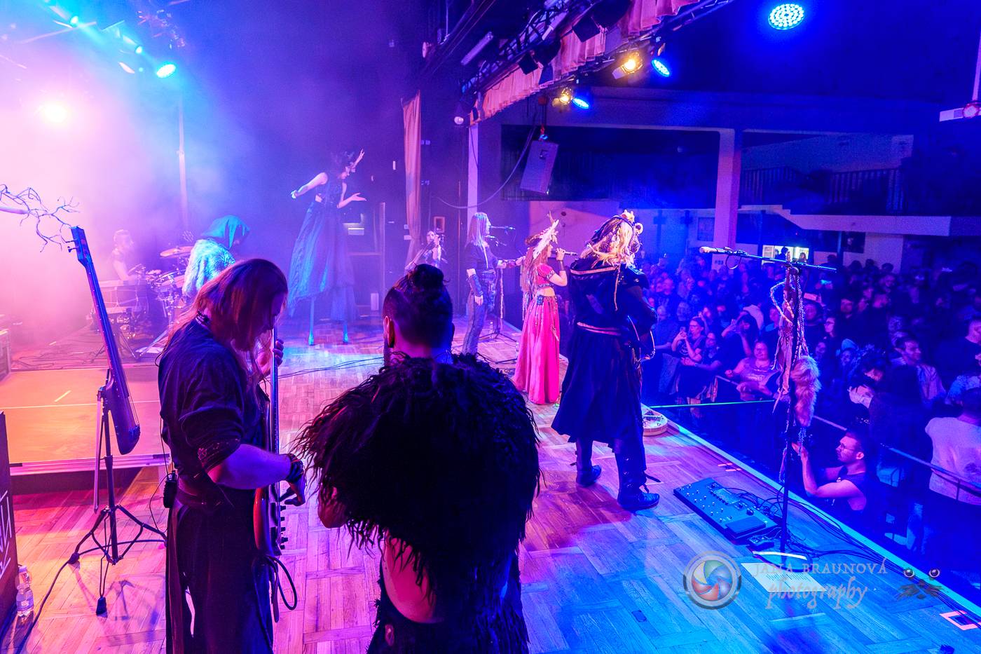 Deloraine se vrátili do Plzně, Šeříkovku proměnili v magický svět