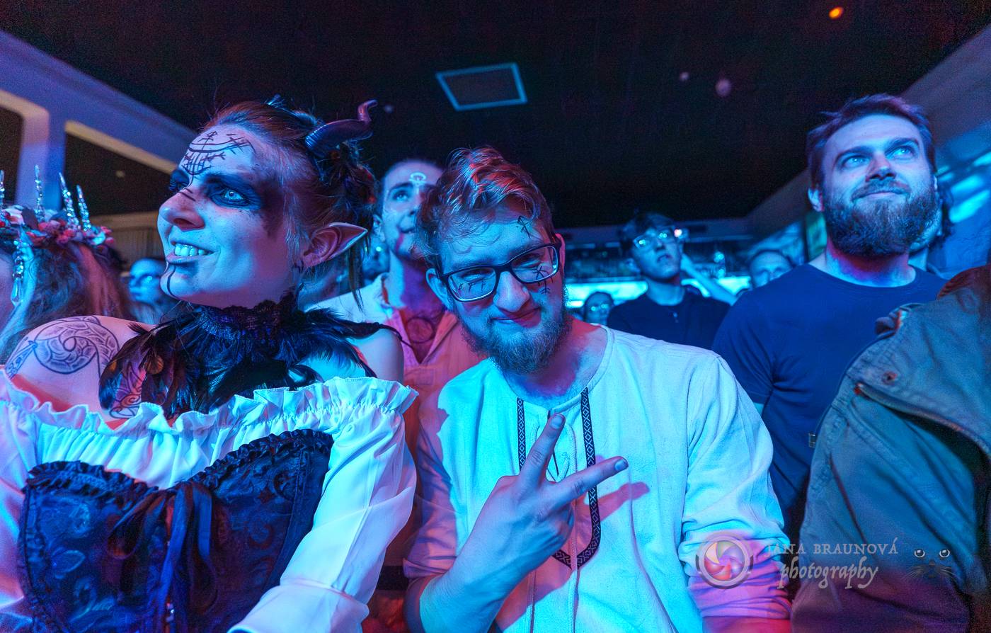 Deloraine se vrátili do Plzně, Šeříkovku proměnili v magický svět