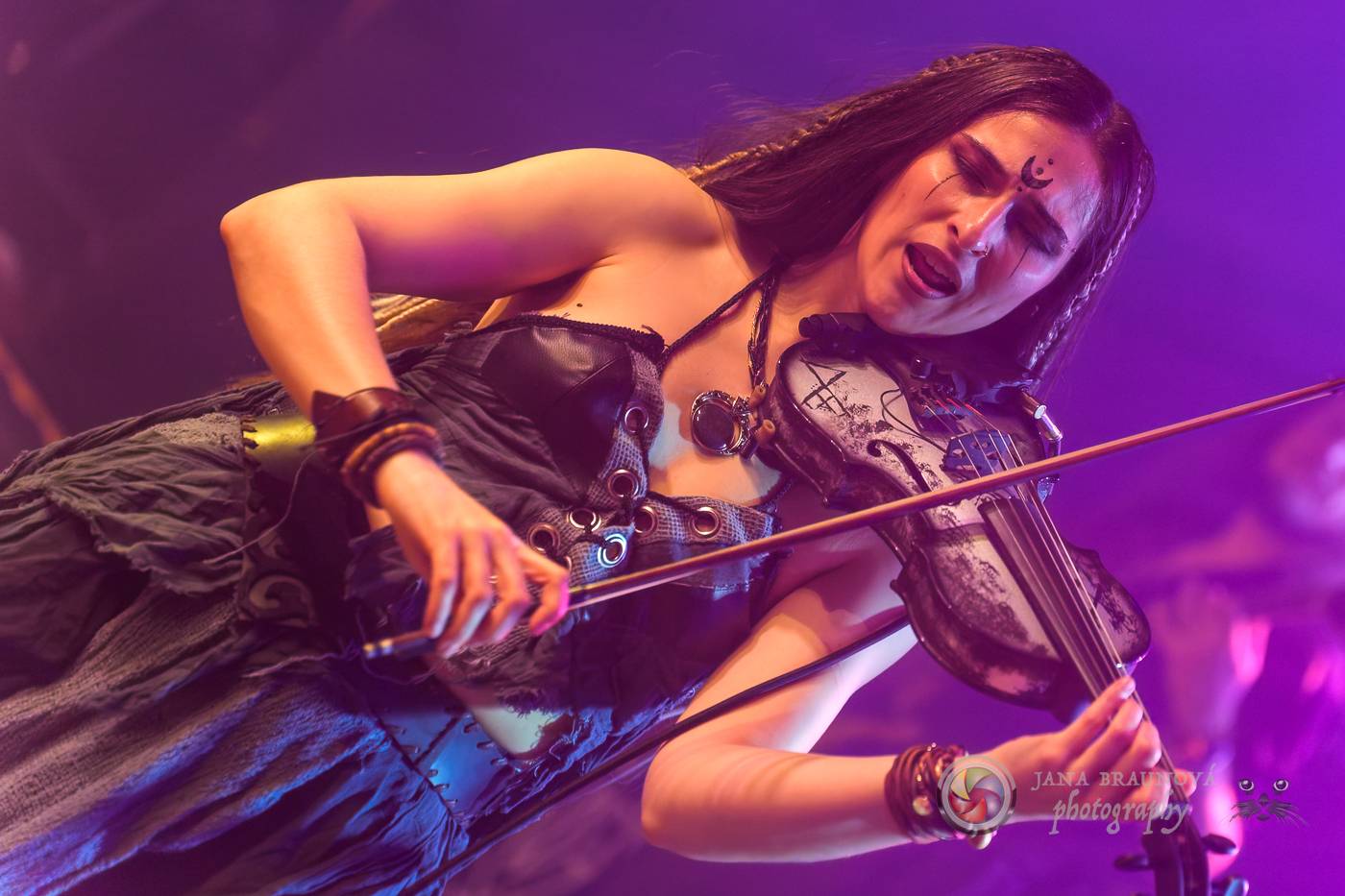 Deloraine se vrátili do Plzně, Šeříkovku proměnili v magický svět
