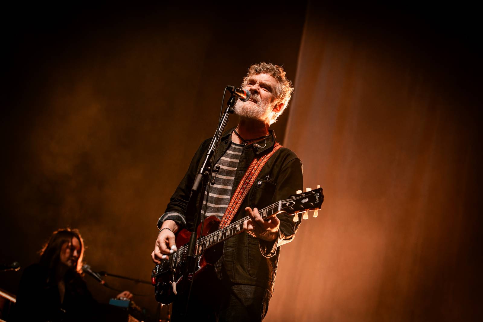 Glen Hansard ve Velkém sále pražské Lucerny: Večer, který šel rovnou pod kůži