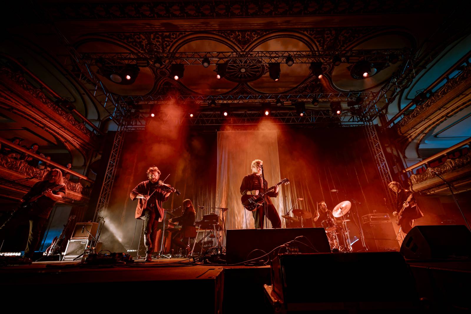 Glen Hansard ve Velkém sále pražské Lucerny: Večer, který šel rovnou pod kůži