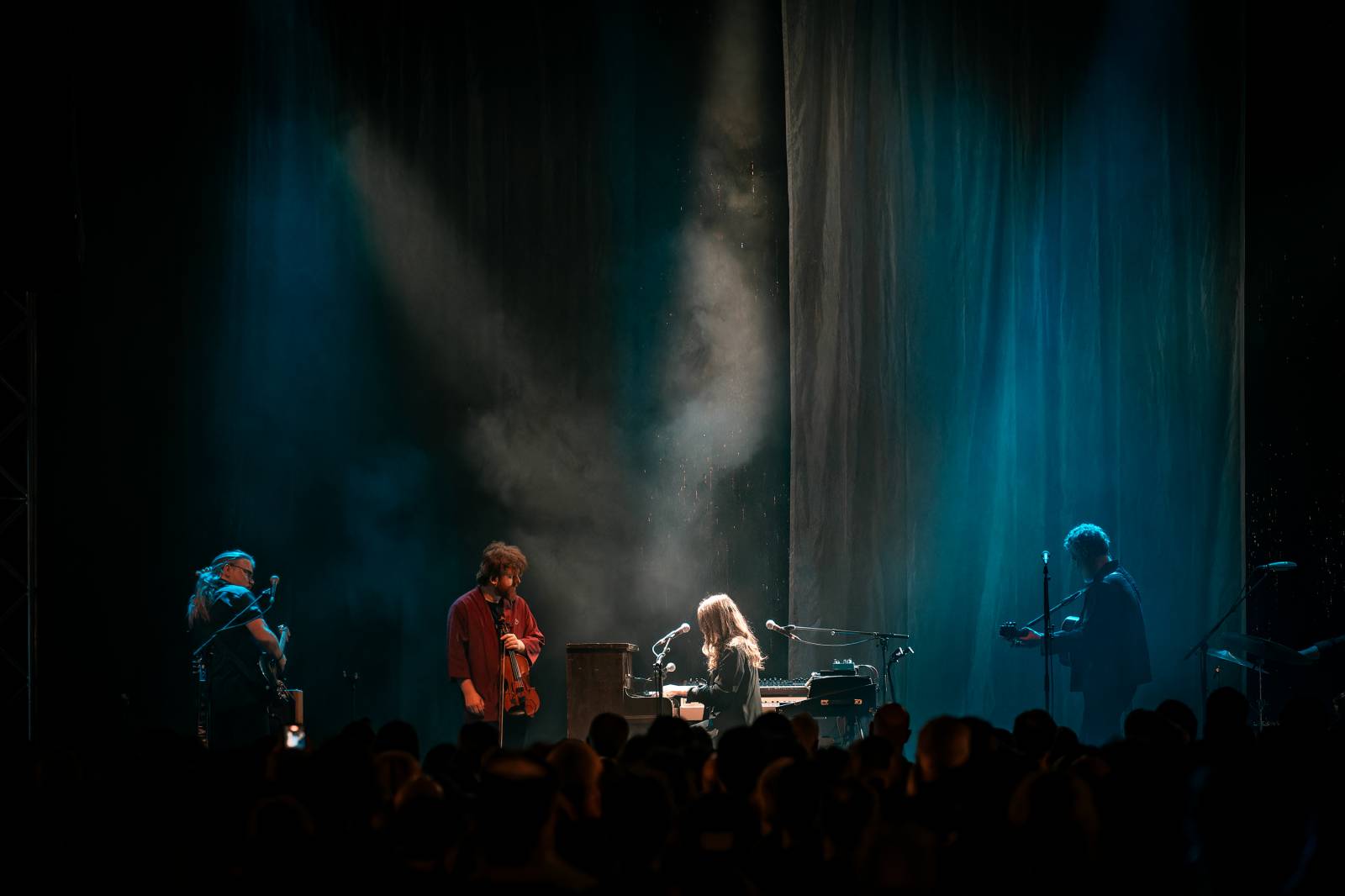 Glen Hansard ve Velkém sále pražské Lucerny: Večer, který šel rovnou pod kůži