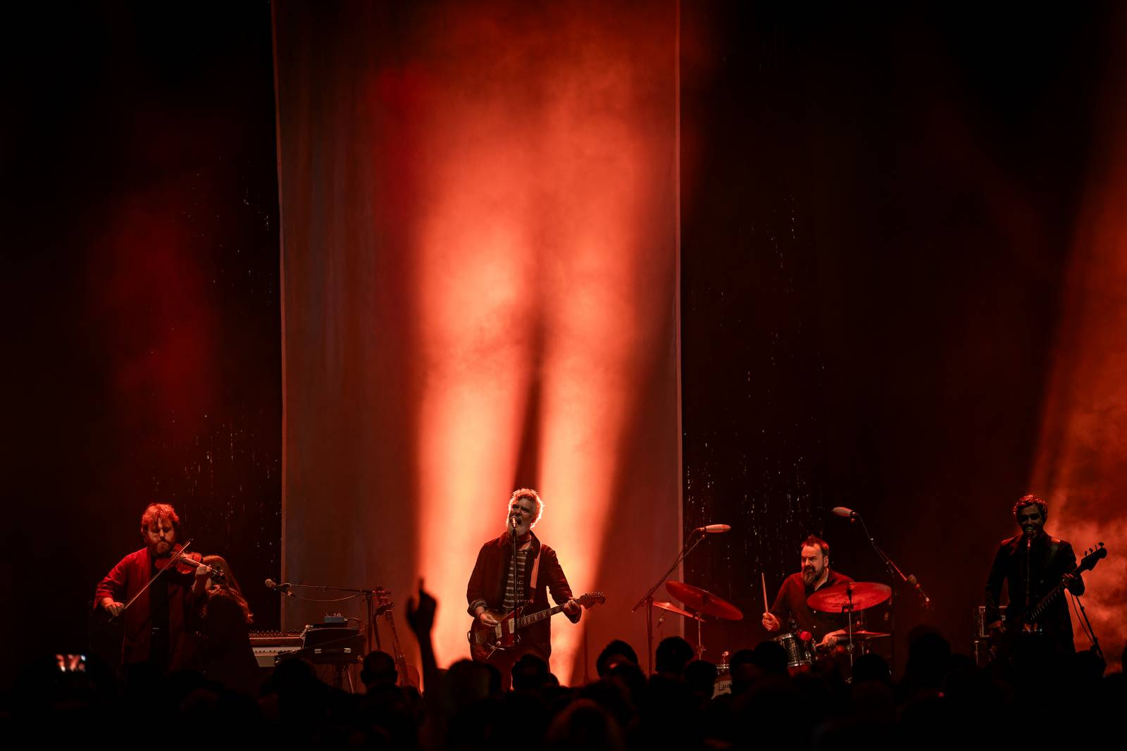 Glen Hansard ve Velkém sále pražské Lucerny: Večer, který šel rovnou pod kůži