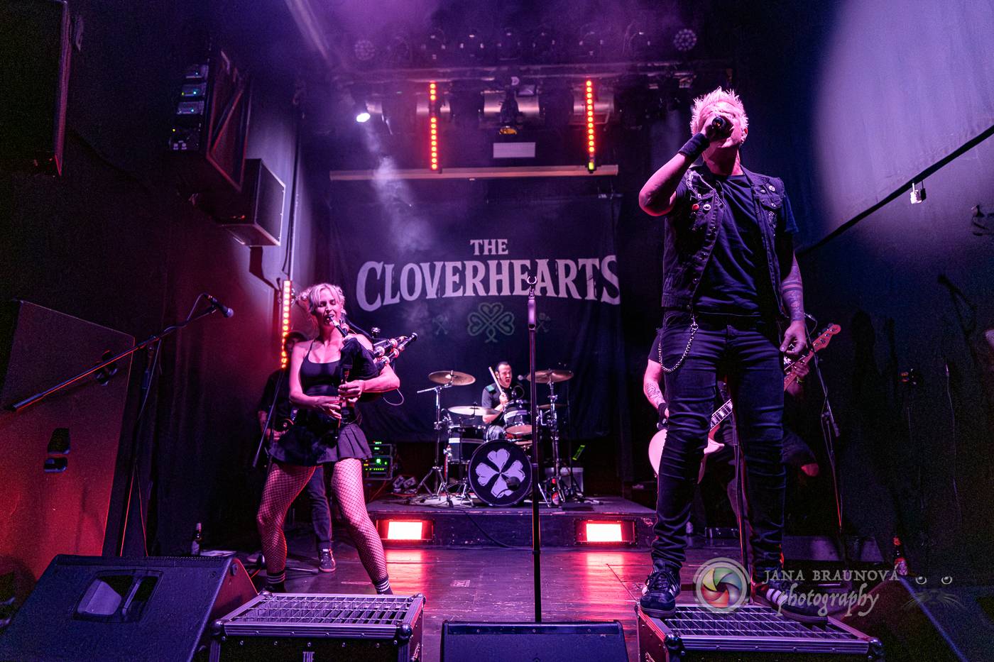 Punkový večírek v Plzni: Pod kotlem tam zatopili The Cloverhearts